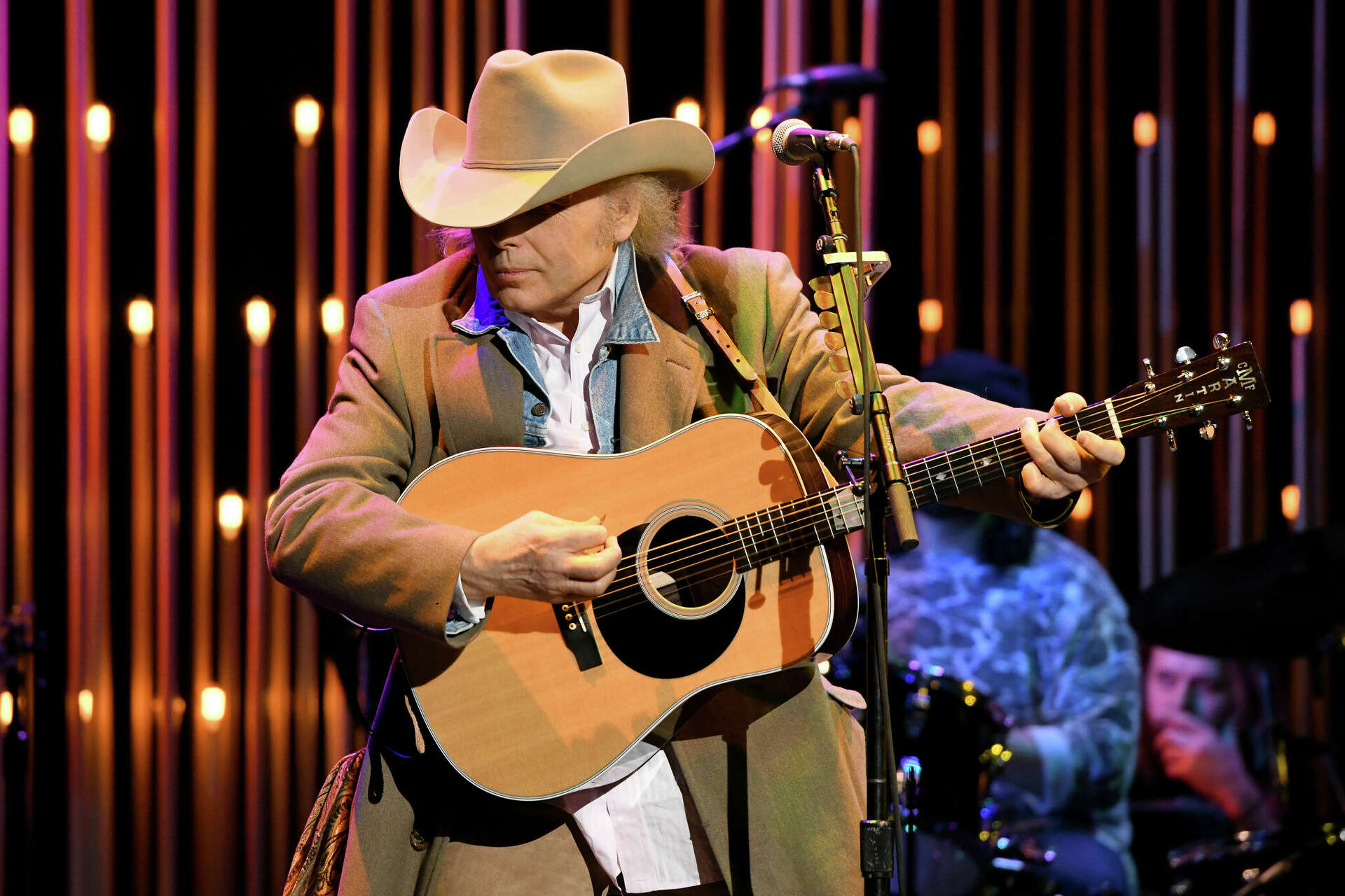 Dwight Yoakam live performance