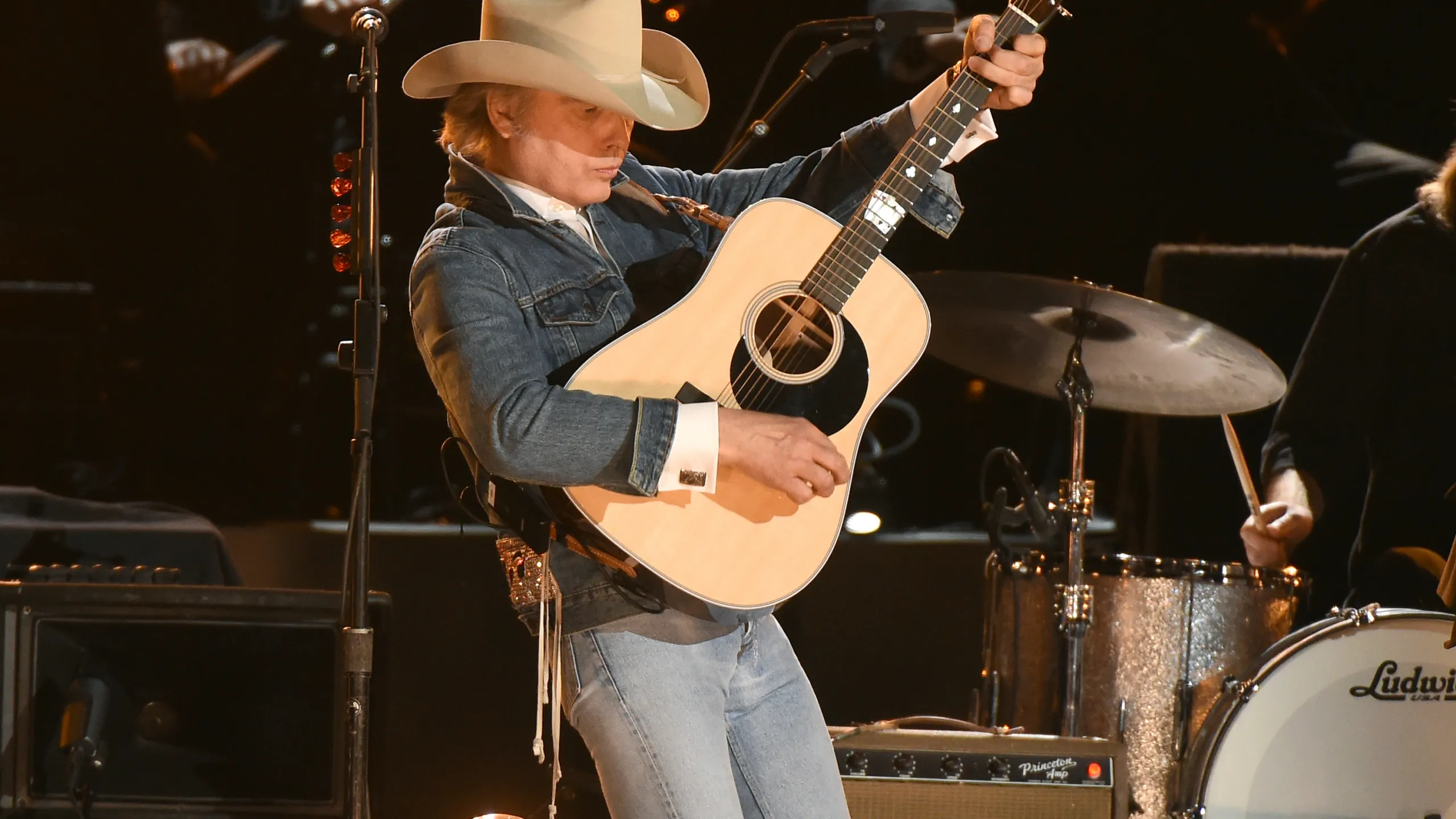 Audience at a Dwight Yoakam concert